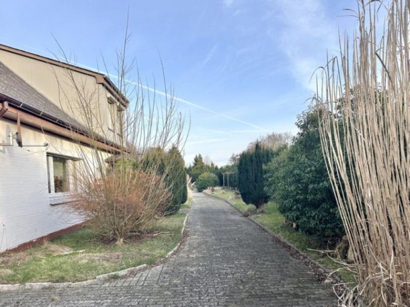 Nordhastedt Ein geräumiges Wohnhaus mit 3 Wohneinheiten und vielen Möglichkeiten in Nordhastedt zu verkaufen Haus kaufen