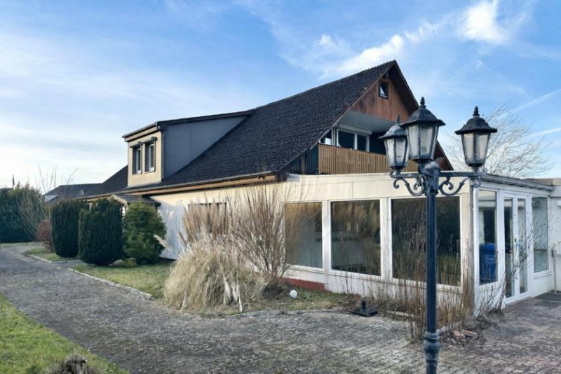 Nordhastedt Ein geräumiges Wohnhaus mit 3 Wohneinheiten und vielen Möglichkeiten in Nordhastedt zu verkaufen Haus kaufen