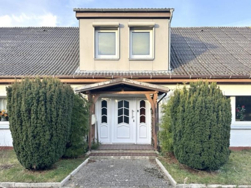 Nordhastedt Ein geräumiges Wohnhaus mit 3 Wohneinheiten und vielen Möglichkeiten in Nordhastedt zu verkaufen Haus kaufen