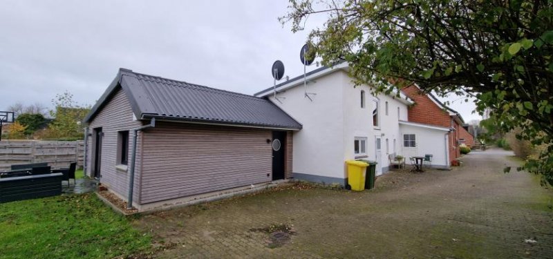 Husum ** Gründerzeit trifft Moderne auf parkähnlichem Terrain mit optionalem Baugrundstück ** Haus kaufen