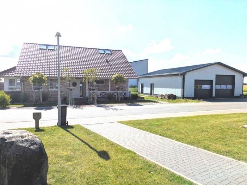 Oldenswort Neues Einfamilienhaus mit moderner, großer Halle für Hobby und Beruf Haus kaufen