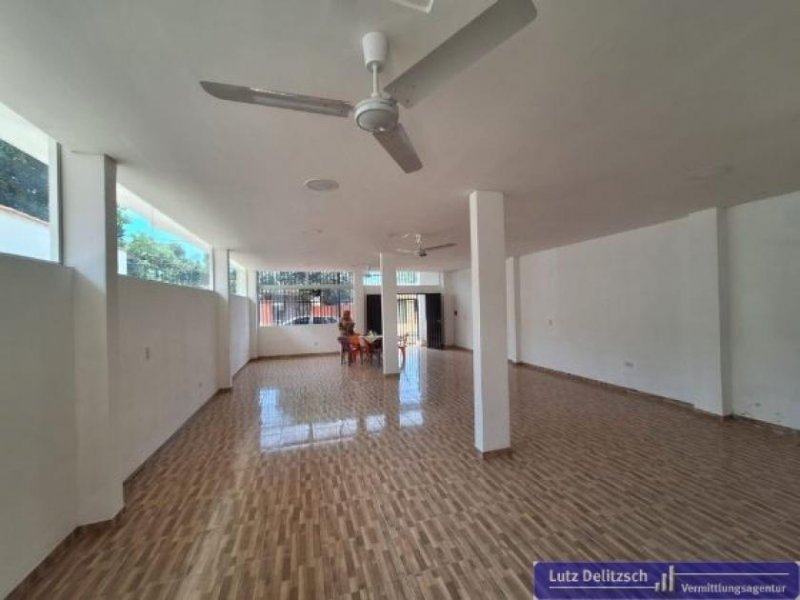 J. A. Saldivar Appartement-Haus in Rojas Canada Gewerbe kaufen