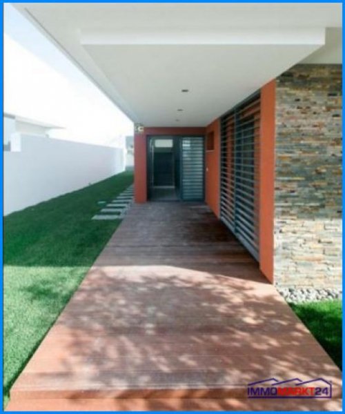 Albarraque ***Neubau in ruhiger Lage mit viel Platz zum wohnen*** Haus kaufen