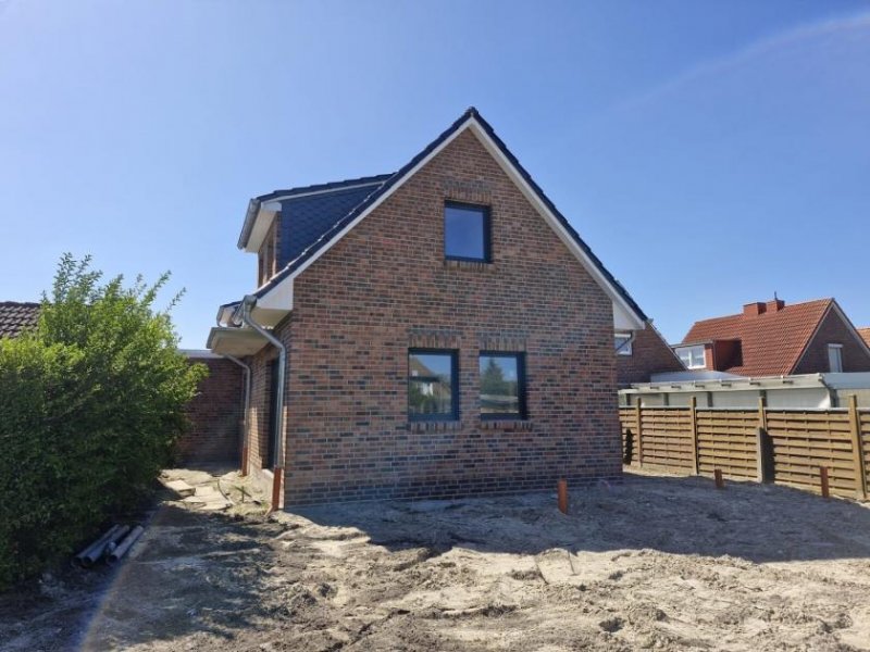 Esens Esens - ruhige Innenstadt-Lage: Neubau Ferienwohnung im Obergeschoss mit Balkon Wohnung kaufen