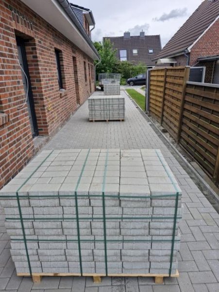 Esens Esens - ruhige Innenstadt-Lage: Neubau Ferienwohnung im Obergeschoss mit Balkon Wohnung kaufen