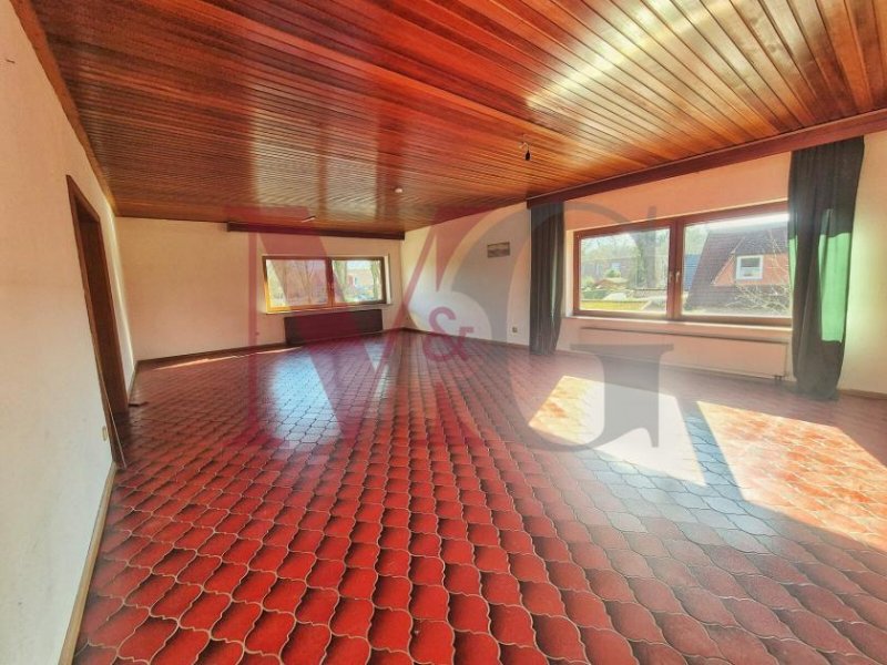 Friedeburg Attraktives Wohn- und Geschäftshaus in Friedeburg zum Verkauf Haus kaufen