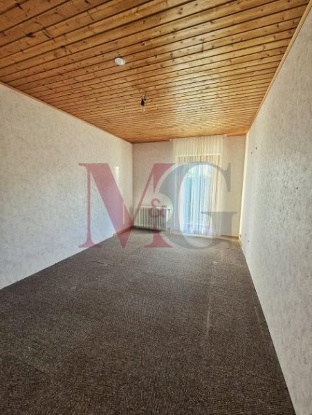 Friedeburg Großzügiges Einfamilienhaus mit Einliegerpotenzial und Garage in Friedeburg Haus kaufen