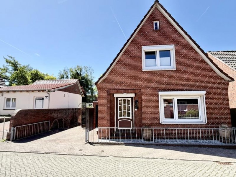 Norden * Fenster OG von 2016 * Garage * Kamin * Gartenhaus * Wintergarten * 2 Bäder * Haus kaufen