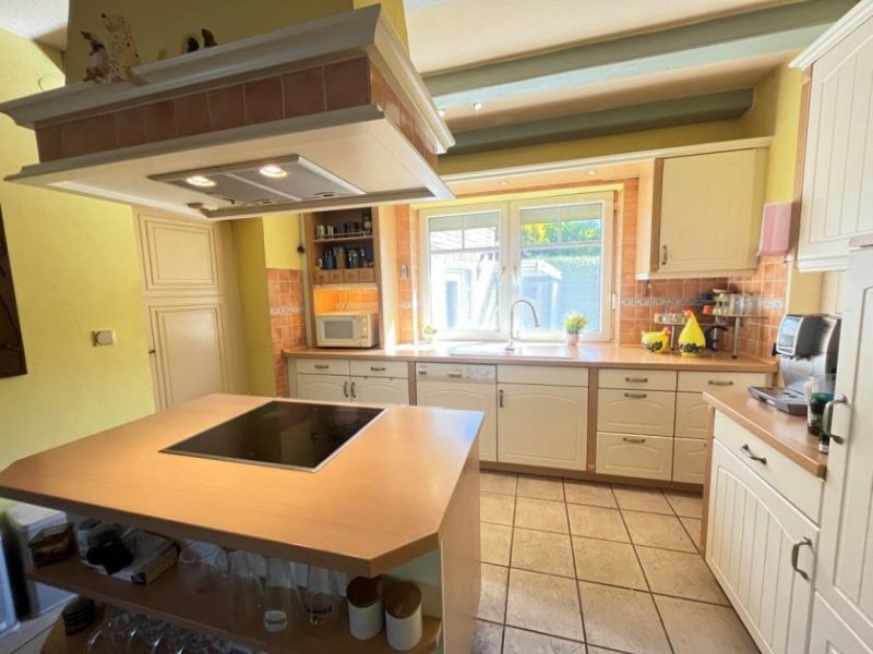 Hage Winkelbungalow mit Schwimmbad, Photovoltaikanlage, EBK und 2 Garagen! Haus kaufen