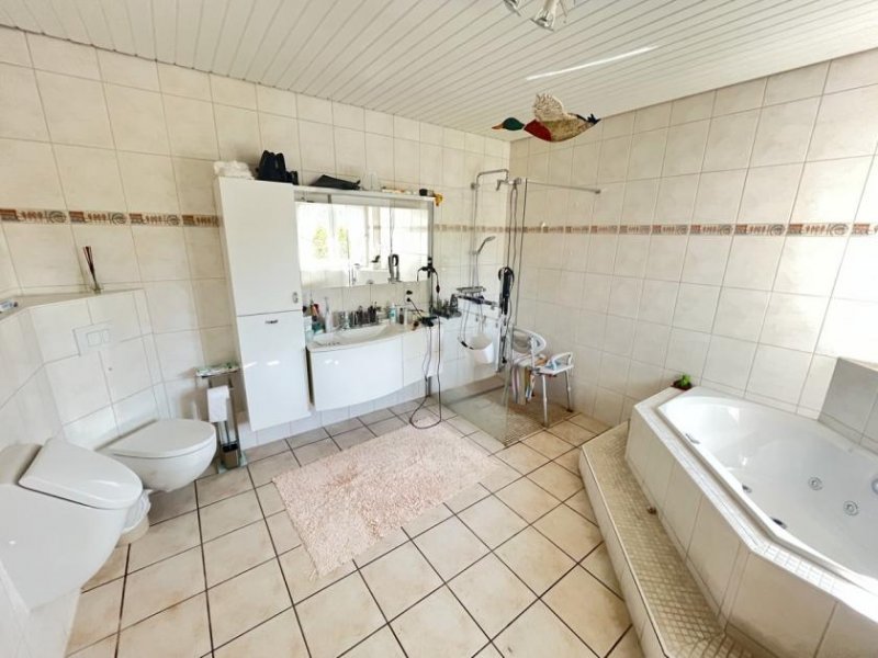 Hage Winkelbungalow mit Schwimmbad, Photovoltaikanlage, EBK und 2 Garagen! Haus kaufen