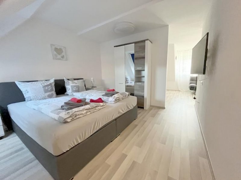 Dornum Möbliertes Haus mit 8 Schlafzimmern,
8 Bädern und vieles mehr in zentraler Lage! Haus kaufen