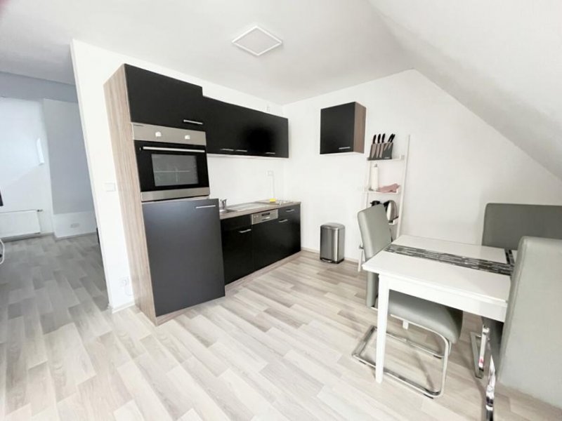 Dornum Möbliertes Haus mit 8 Schlafzimmern,
8 Bädern und vieles mehr in zentraler Lage! Haus kaufen