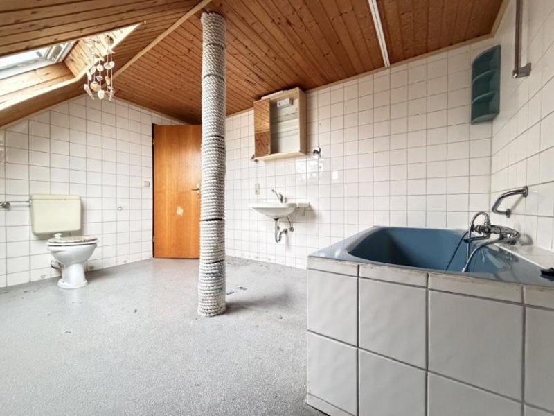 Leer (Ostfriesland) * 2 Wohneinheiten nebeneinander * Top Lage * 2 Heizungen von 2019 * Sanierungsbedürftig * Haus kaufen
