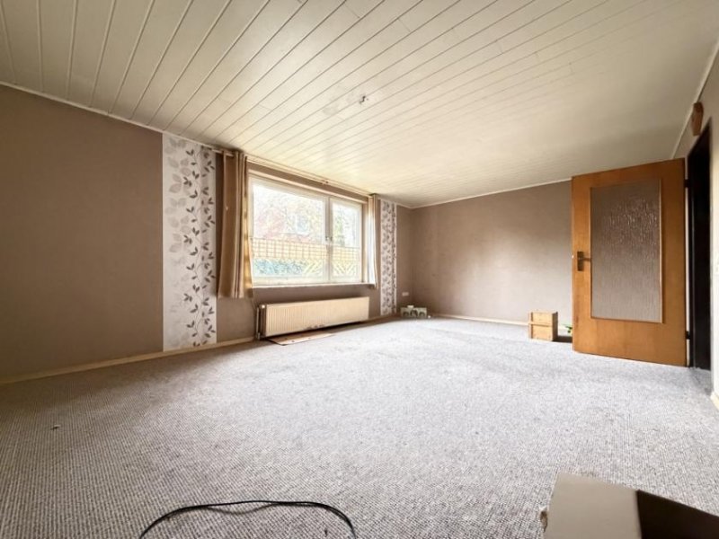 Leer (Ostfriesland) * Handwerker aufgepasst * 2 Wohnungen * Top Lage * Heizung von 2019 * Doppelgarage * Haus kaufen