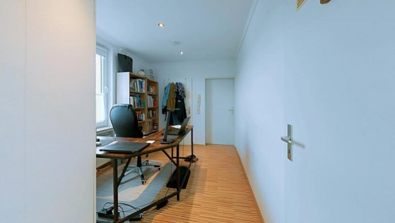 Leer (Ostfriesland) Reserviert! Licht, Ruhe, Komfort - Helle 2-Zimmer-Wohnung mit Wintergarten in Leer Wohnung kaufen