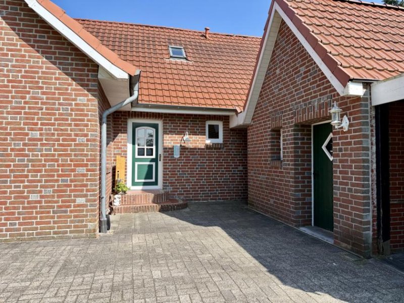 Westoverledingen + Einmalige Alleinlage nahe Papenburg – gepflegtes Einfamilienhaus auf 1.839 m² Grundstück + Haus kaufen