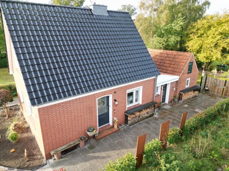 Westoverledingen * Gepflegtes Einfamilienhaus mit Charme, Kamin & großzügigem Grundstück * Haus kaufen