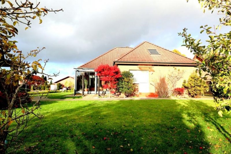 Westoverledingen Großer Bungalow * Ihrhove-Zentrum * 6 ZKB * 5 Schlafzimmer * 3 Abstellräume * Keller * renoviert * Haus kaufen