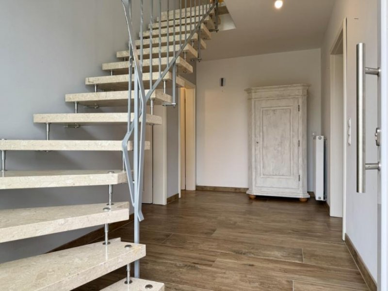 Westoverledingen * Großzügig, Modernisiert, neue Fenster, neue Küche, mit Einliegerwohnung, Grundstück ca.1520m² * Haus kaufen