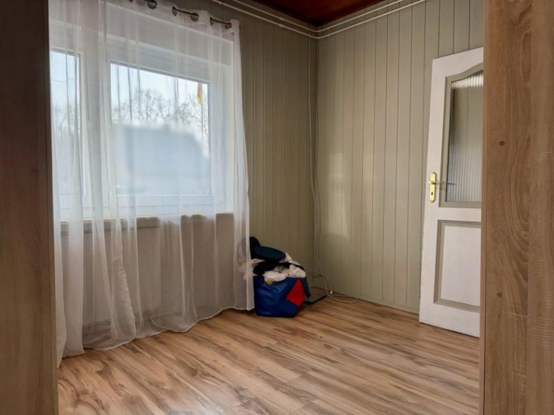 Westoverledingen * Zweifamilienhaus mit zwei Wohneinheiten & großem Grundstück * Haus kaufen