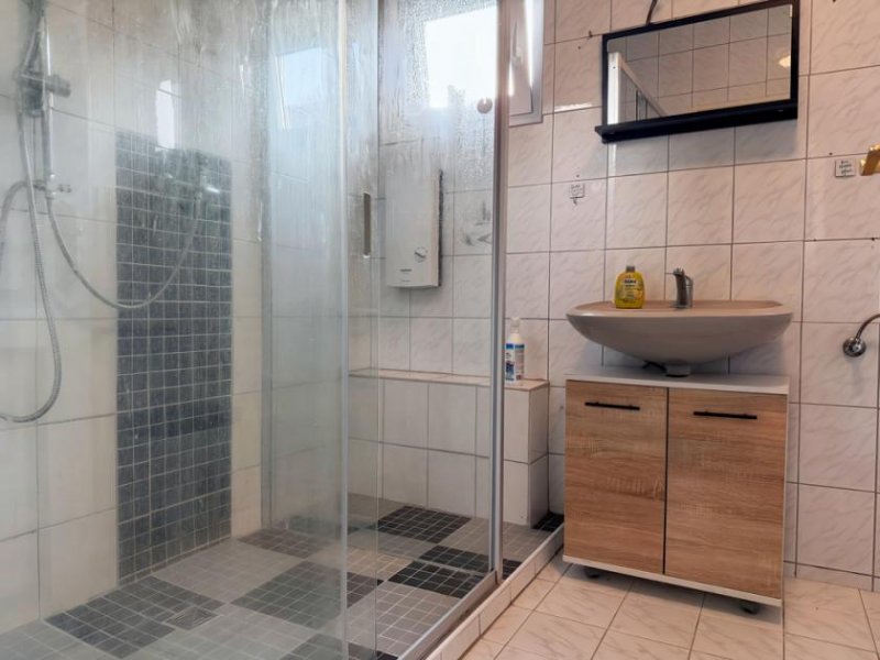 Westoverledingen * Zweifamilienhaus mit zwei Wohneinheiten & großem Grundstück * Haus kaufen