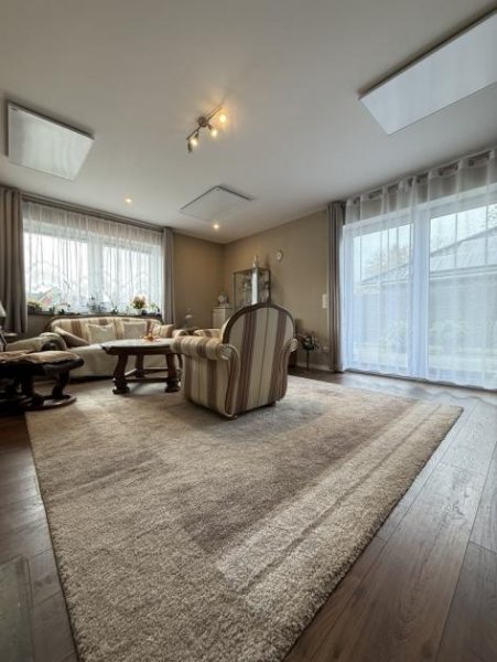 Rhauderfehn Exklusiver, moderner Bungalow in top Lage von Rhauderfehn!
Hochwertig gebaut & solide vermietet Haus kaufen