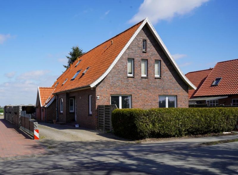 Rhauderfehn Kapitalanlage mit Potenzial: Dreiparteienhaus in gefragter Lage von Holte! Haus kaufen