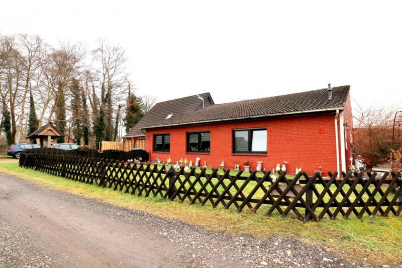 Rhauderfehn Mehrfamilienhaus in Rhauderfehn * 3 vermietete Wohnungen * zentrale Lage * Kaufpreis VB * Haus kaufen