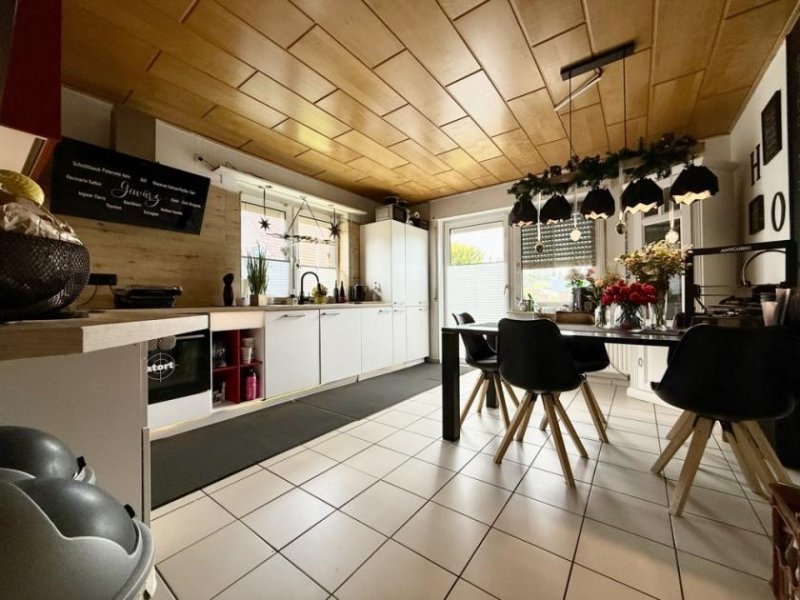 Weener ANFRAGESTOPP *Heizung von 2025 * Hohlschichtdämmung * Sackgassenlage *Süd/West Terrasse * Einbauküche * Garage* Haus kaufen