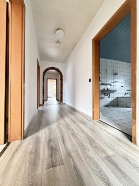 Weener ANFRAGESTOPP *Heizung von 2025 * Hohlschichtdämmung * Sackgassenlage *Süd/West Terrasse * Einbauküche * Garage* Haus kaufen