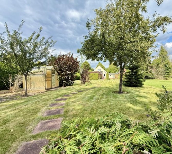 Weener *Charmantes, renoviertes Einfamilienhaus mit Garage & großem Grundstück, Dach Dämmung & Heizung 2008* Haus kaufen