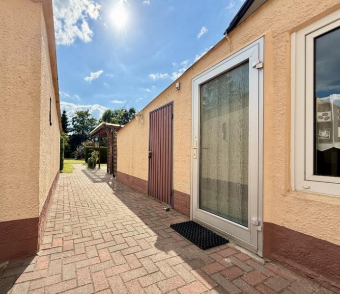 Weener *Charmantes, renoviertes Einfamilienhaus mit Garage & großem Grundstück, Dach Dämmung & Heizung 2008* Haus kaufen