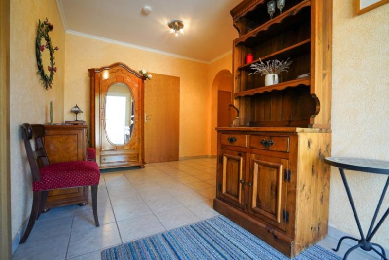 Weener Gepflegtes Einfamilienhaus mit Südterrasse, moderner Küche & Ausbaureserve in top Lage von Weener! Haus kaufen