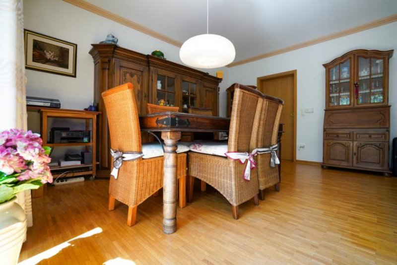 Weener Gepflegtes Einfamilienhaus mit Südterrasse, moderner Küche & Ausbaureserve in top Lage von Weener! Haus kaufen