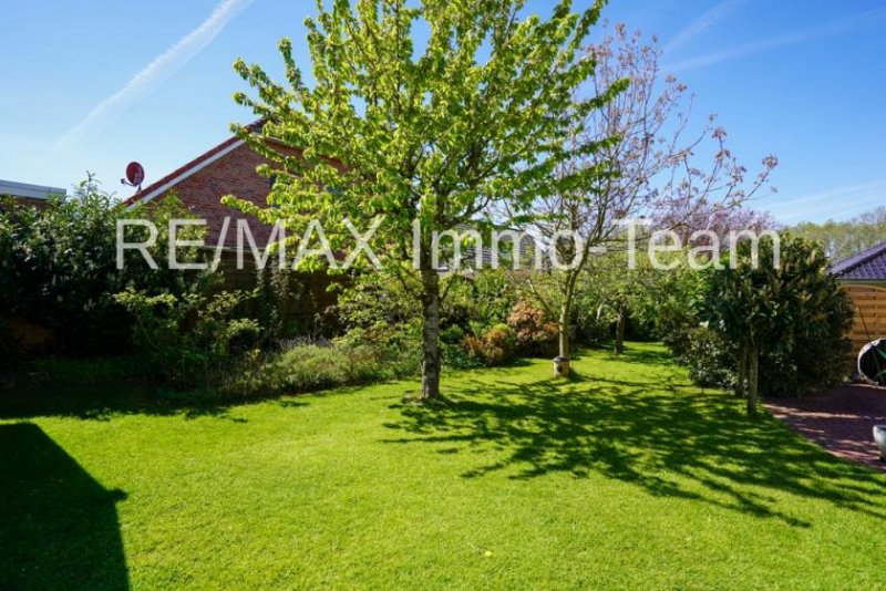 Weener Gepflegtes Einfamilienhaus mit Südterrasse, moderner Küche & Ausbaureserve in top Lage von Weener! Haus kaufen