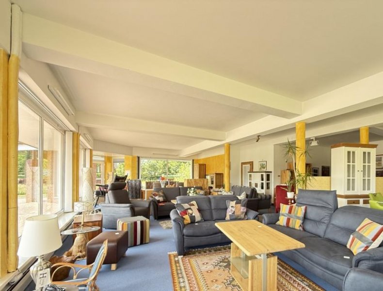 Weener * Große Ausstellungsfläche ca.160m² * Große Lagerhalle ca. 650m² * tolle Einliegerwohnung ca. 145m² * Haus kaufen