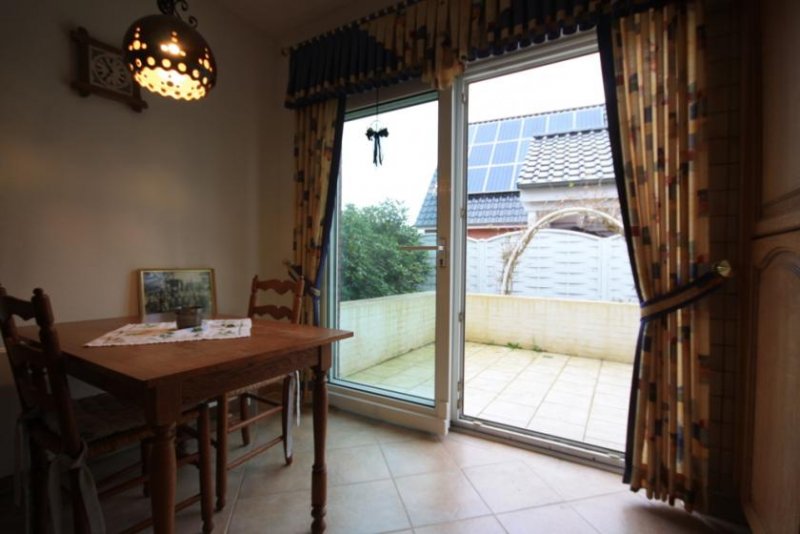 Weener RESERVIERT!
*Top Lage *gute Bausubstanz *überdachte Terrasse *Garage *Gasheizung von 2021 Haus kaufen