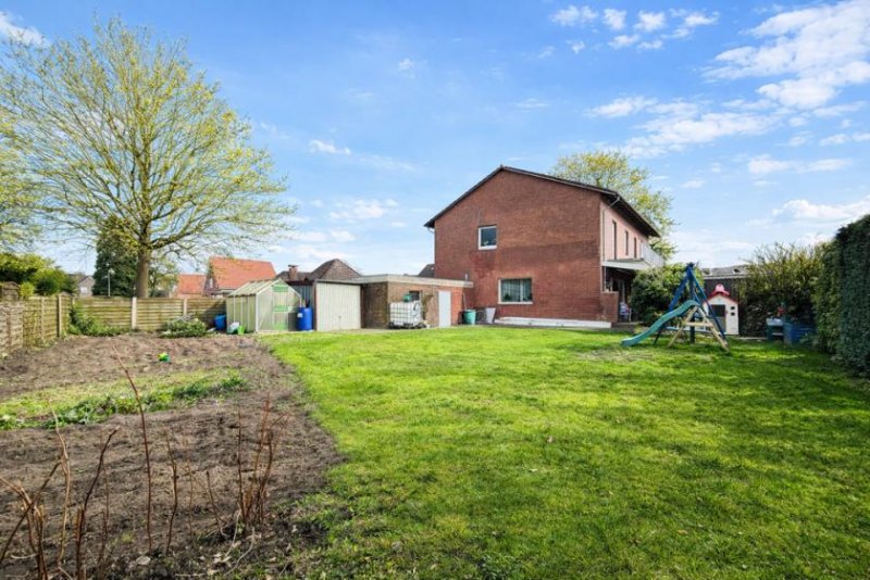 Weener * TOP Lage * DHH * Heizung von 2022 * PV- Anlage von 2023 * Hohlraumversiegelung * Haus kaufen