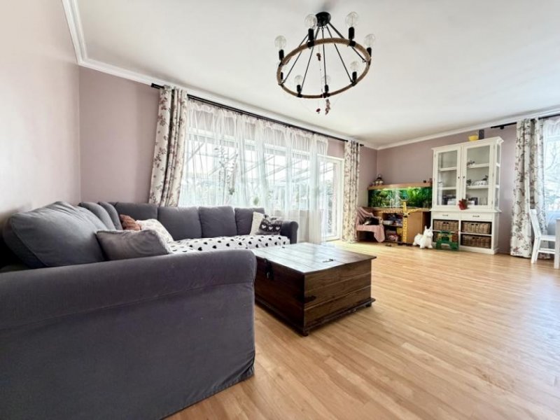 Weener * TOP Lage * DHH * Heizung von 2022 * PV- Anlage von 2023 * Hohlraumversiegelung * Haus kaufen