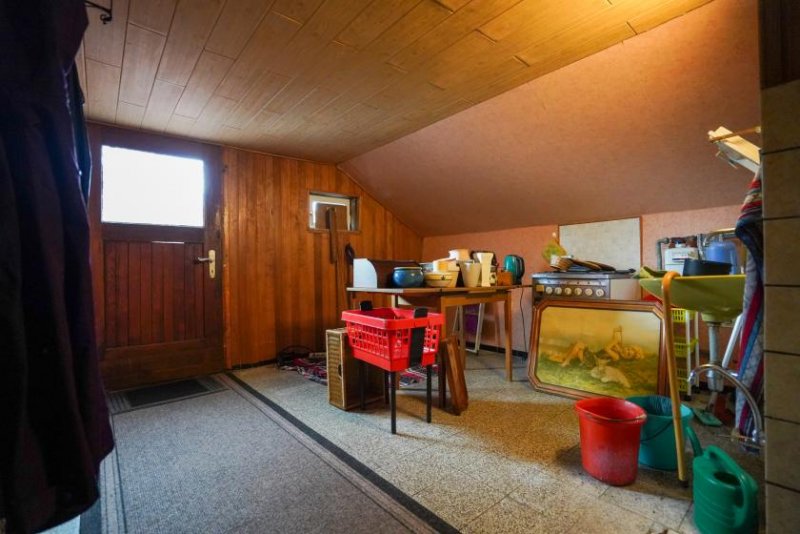 Weener * Umbau in zwei Wohneinheiten möglich * Gasheizung von 2020 * großes Grundstück * Ausbaureserve Haus kaufen