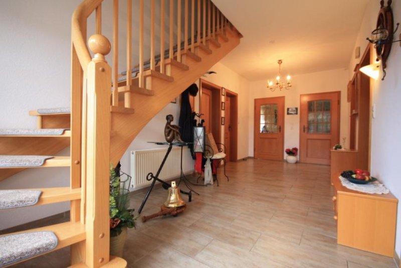 Bunde *2 Bäder *3 Zimmer *7 Zimmer möglich *bevorzugte Lage *Ausbaupotenzial *2 Terrassen *große Garage Haus kaufen