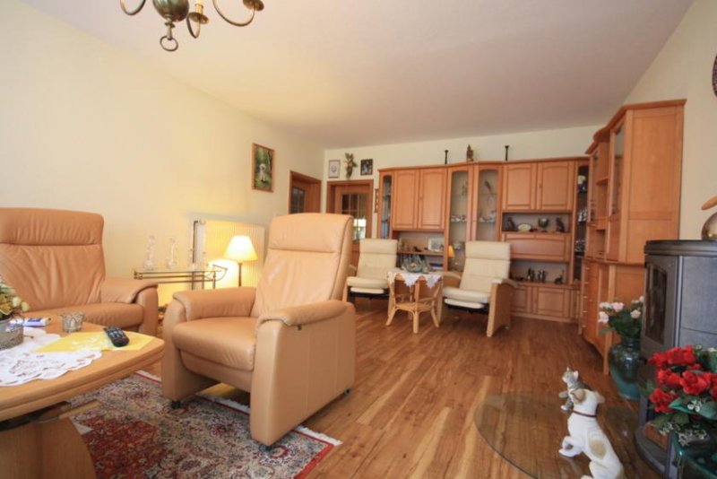 Bunde *2 Bäder *3 Zimmer *7 Zimmer möglich *bevorzugte Lage *Ausbaupotenzial *2 Terrassen *große Garage Haus kaufen