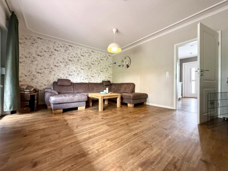 Bunde * Anfragestopp * *Photovoltaikanlage*Heizung von 2020*Garage*Wintergarten*Siedlungslage*renoviert*Großes Grundstück* Haus