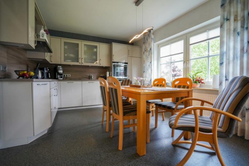 Bunde Gepflegtes Einfamilienhaus mit parkähnlichem Garten in bester Lage von Bunde! Haus kaufen