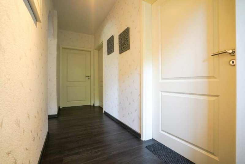 Bunde Gepflegtes Einfamilienhaus mit parkähnlichem Garten in bester Lage von Bunde! Haus kaufen