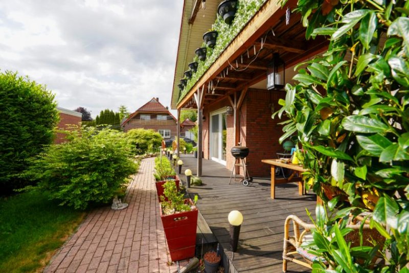 Bunde Großzügiges Familienhaus in Toplage von Bunde! 
Mit PV-Anlage, Loggia, Garage & sonniger Terrasse Haus kaufen