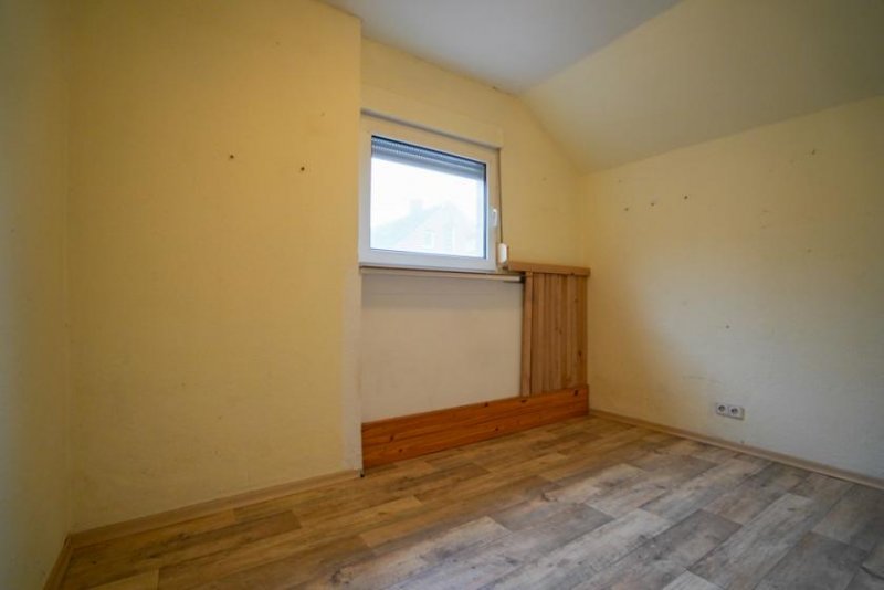 Bunde RESERVIERT
*großes Grundstück *Gasheizung von 2024 *Top Lage *Ausbaureserve *Carport *Handwerkerhaus Haus kaufen