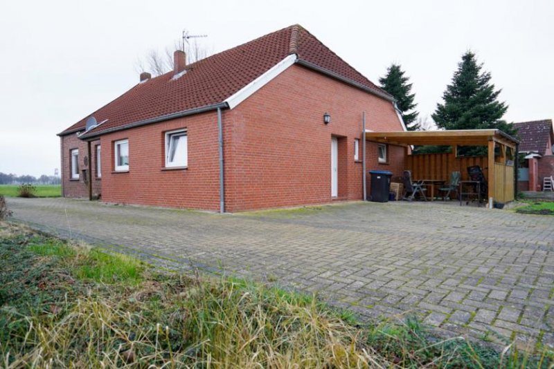 Bunde RESERVIERT!
Ruhig gelegenes Wohnhaus mit freiem Blick und vielseitigen Nutzungsmöglichkeiten! Haus kaufen