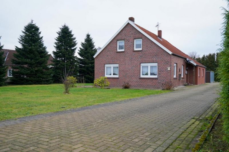 Bunde RESERVIERT!
Ruhig gelegenes Wohnhaus mit freiem Blick und vielseitigen Nutzungsmöglichkeiten! Haus kaufen