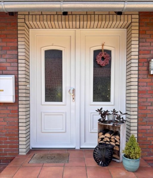 Ostrhauderfehn * EFH in Ostrhauderfehn * Effizienzklasse B * Wärmepumpe * Herzlicher Garten * Sanierung 2024-25 * PV-Anlage * Kamin * Haus